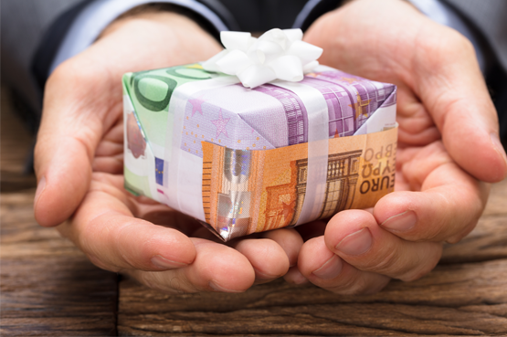 Donations à certains professionnels de santé : interdiction confirmée Donations à certains professionnels de santé : interdiction confirmée