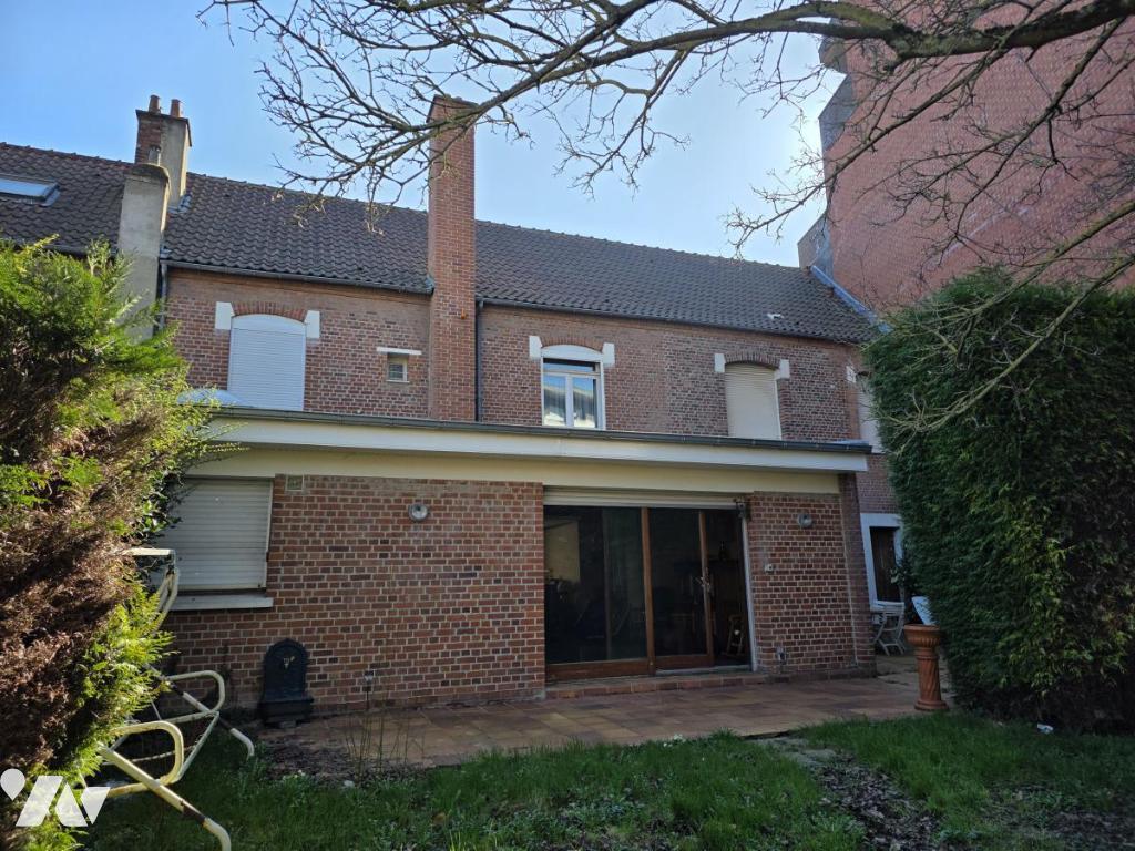Maison de Lens de 232.47 m²